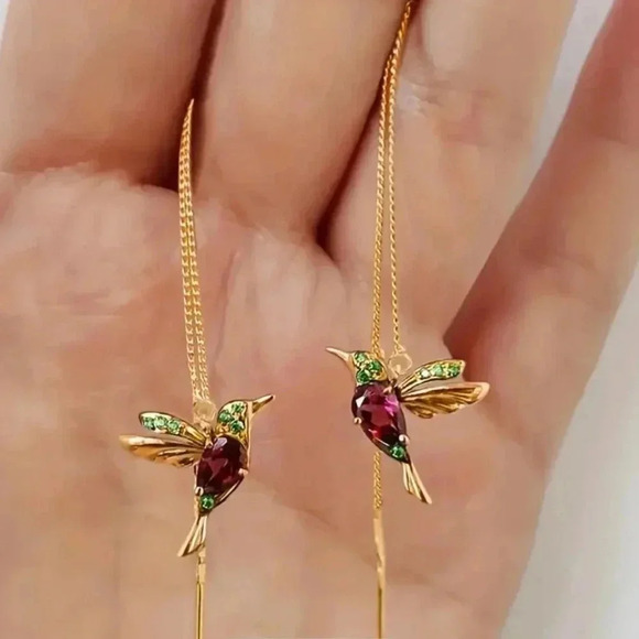 Hummingbirds - Picture 2 of 3